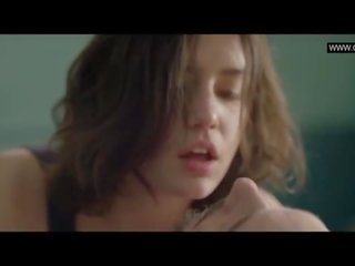 Adele exarchopoulos - tanpa penutup dada kotor klip adegan - eperdument (2016)