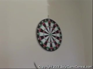 Charlie dhe tearry luaj zhveshje darts