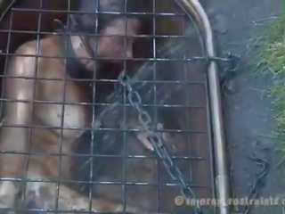 Caged богиня принудителен към давам духане