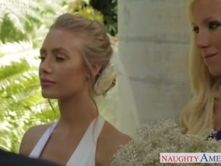 Bahenol rambut pirang pengantin perempuan nicole aniston hubungan intim